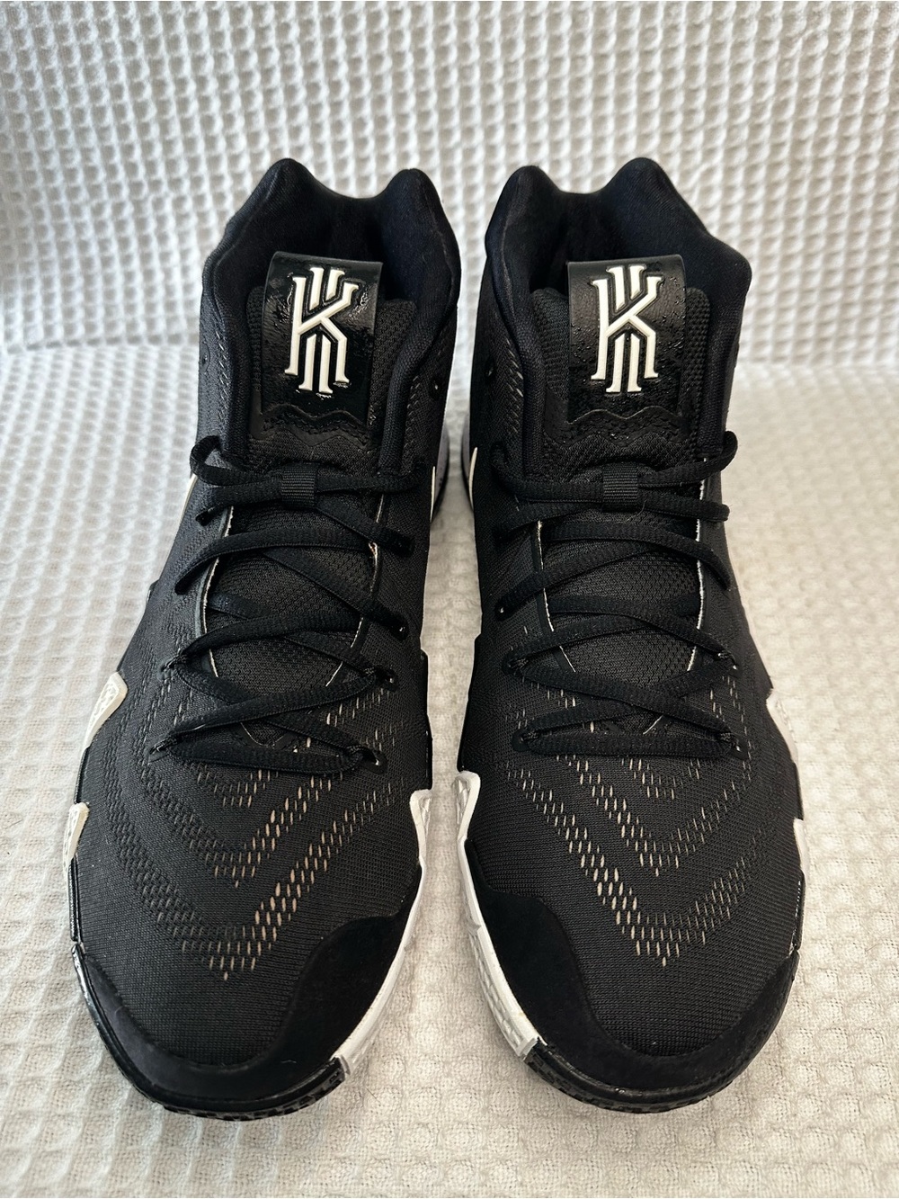 No. 57 Nike Kyrie 4 Basketball Shoes Black White Size 12.5